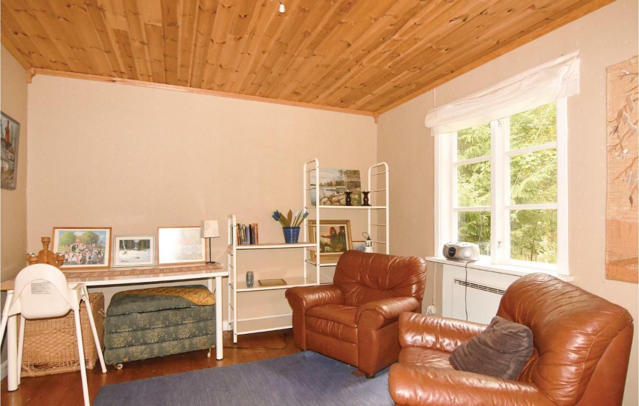 2 Bedroom Stunning Home In Molkom Sutterhojden 外观 照片