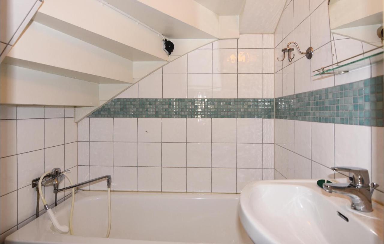 2 Bedroom Stunning Home In Molkom Sutterhojden 外观 照片